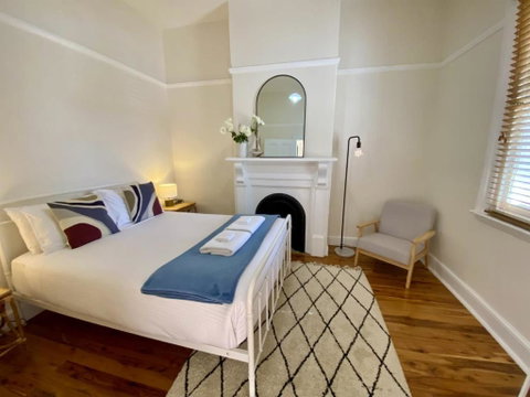 Roseland Cottage - CBD Heritage - Accommodation Australia 3