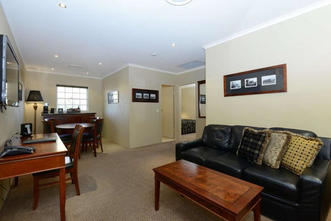Rydges Armidale - Bed n Breakfasts 1