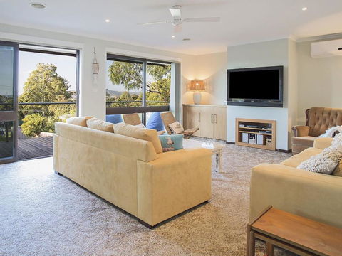 Roanjoka Dromana - Local Tourism 1