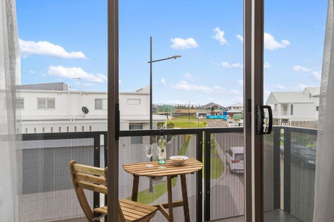 Rockpool Escape - A Coastal Refresh Near The Marina - Local Tourism 2