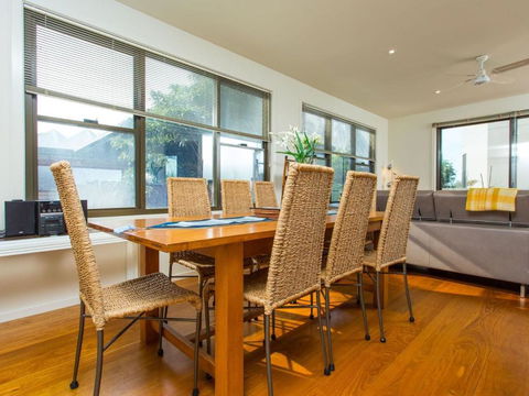 Rolling Waves No 2 - Accommodation Australia 2