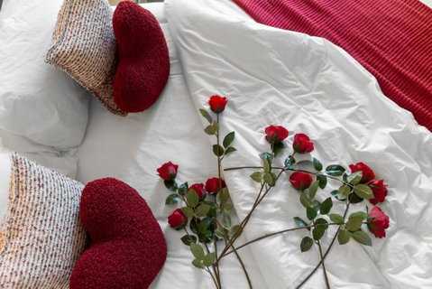 Romantic Retreat With Garden - Accommodation Australia 3
