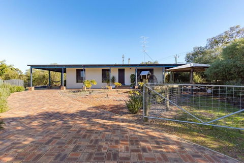 Roo With A View By Swan Bnb Management - Local Tourism 3