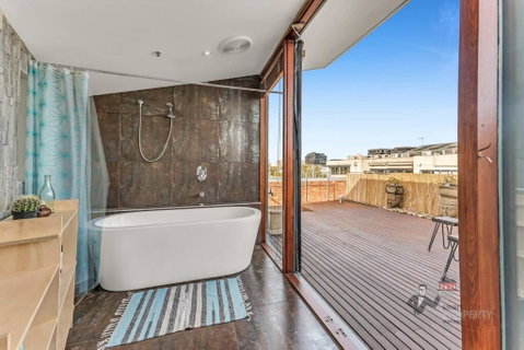 Rooftop Warehouse In Fitzroy - Accommodation Australia 1