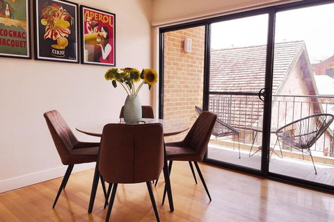 Rooftops On Henrycentre Of West End Cafes - Accommodation Australia 2
