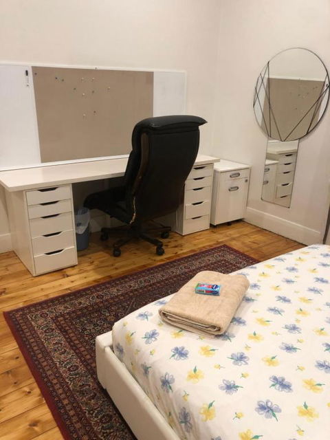Room Near Caulfield Racecourse - Local Tourism 1