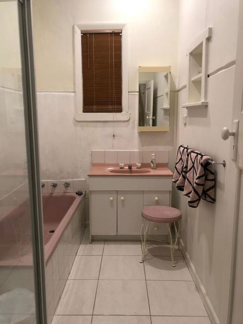 Room Near Caulfield Racecourse - Local Tourism 2