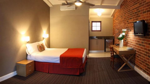 Rose & Crown Hotel - Accommodation Australia 1