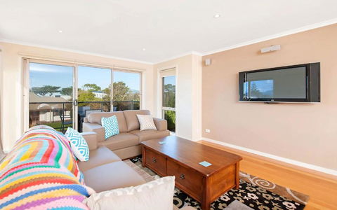 Rose - Accommodation Australia 1