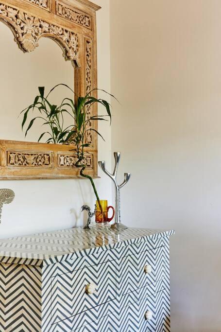 Rose Cottage - Right In Town - Local Tourism 2