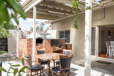 Rosebud Reset - A Beachside Group Getaway - Accommodation Australia 0