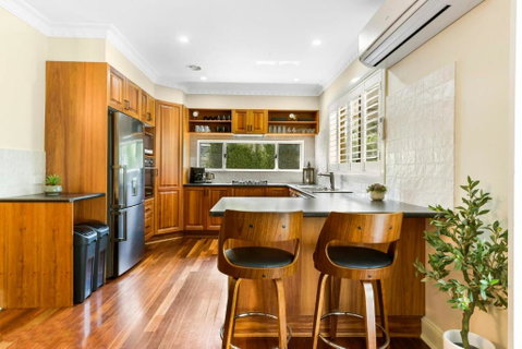 Roselawn Manor - 5 Bedroom Entertainer - Accommodation Australia 0