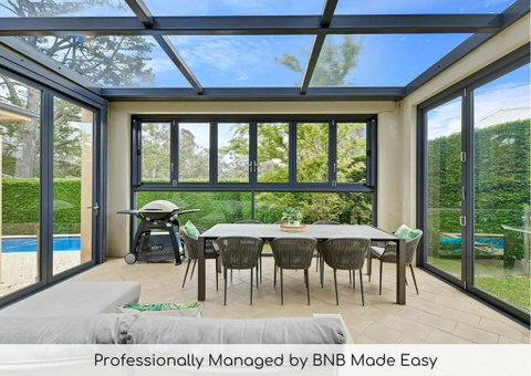 Roselawn Retreat - Pool, Incredible Views, Sleeps 8 - Accommodation Australia 0