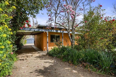 Roses On The River - An Absolute River Frontage Cottage - Australia Shopping 1