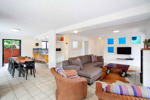 Ross Cres Spacious Private Beach House - Australia Shopping 2