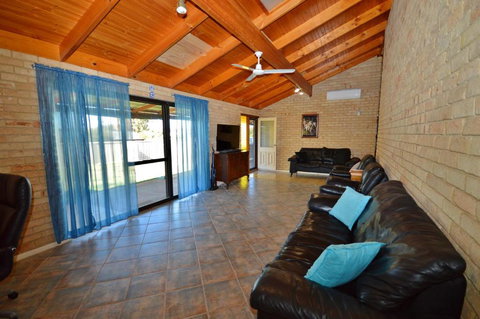 Rossys Retreat - Kalbarri WA - Bed n Breakfasts 0