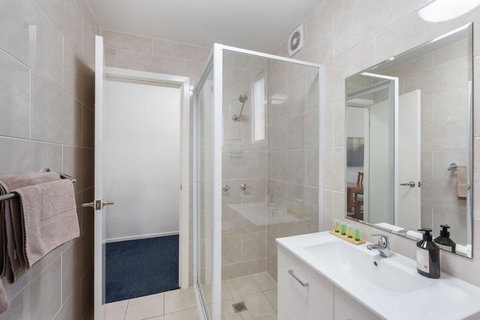 Royal Motel Tenterfield - Accommodation Australia 3