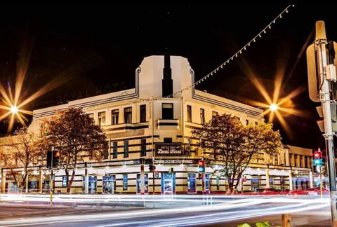 Royal Hotel Orange - Australia Shopping 0