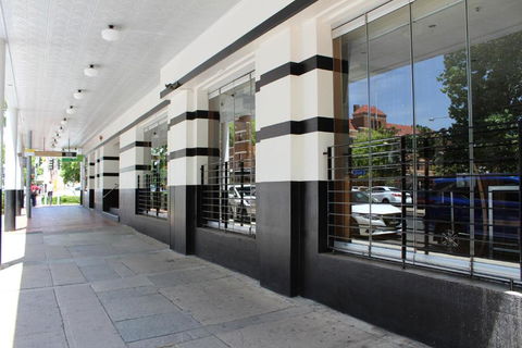 Royal Hotel Orange - Australia Shopping 1