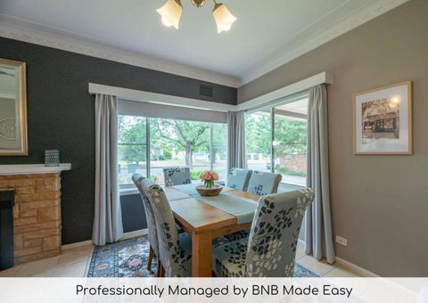 Roycox Cottage - Charming Escape, Fireplace - Australia Shopping 0