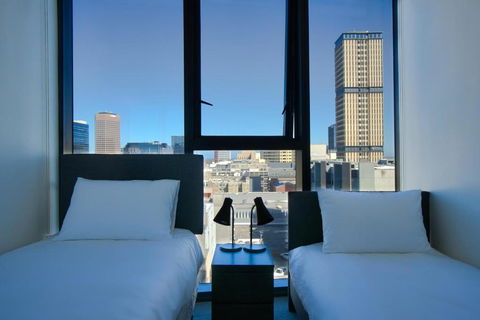 Rundle Retreat - 2BR Apartment With Stunning Views - Accommodation Australia 2
