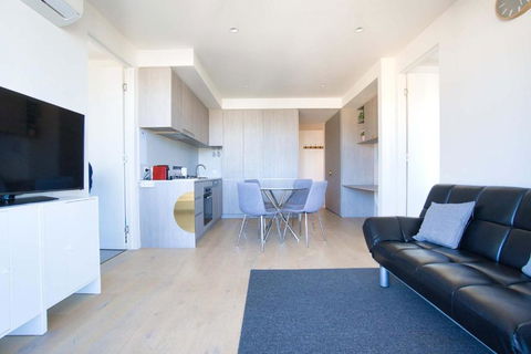 Rundle Retreat - 2BR Apartment With Stunning Views - Accommodation Australia 3