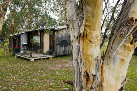 Rustic Cabin With Moon Bathing For A City Escape - Accommodation Australia 0