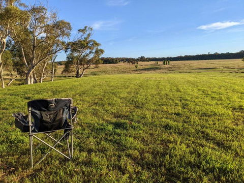 Rustic Cabin With Moon Bathing For A City Escape - Accommodation Australia 3