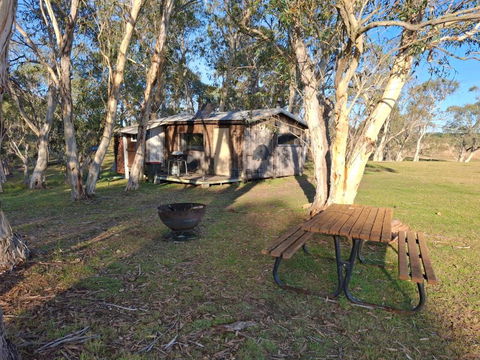 Rustic Cabin With Moon Bathing For A City Escape - Accommodation Australia 1