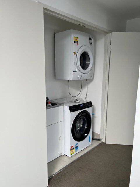 Ryde Top Floor - Accommodation Australia 1