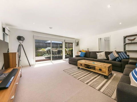 RYE/BLAIRGOWRIE FAMILY ENTERTAINER.. - Accommodation Australia 3