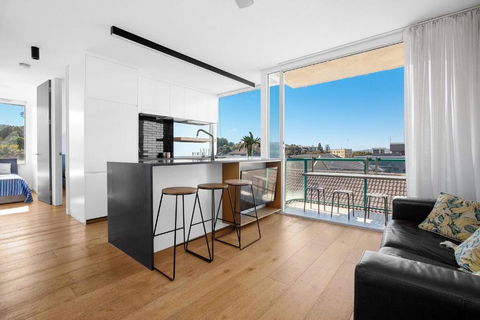 S16S - Bondi Vistas - Australia Shopping 1