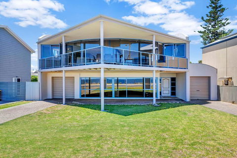 Sail Away - Aldinga Beach - C21 SouthCoast Holidays - Accommodation Australia 1