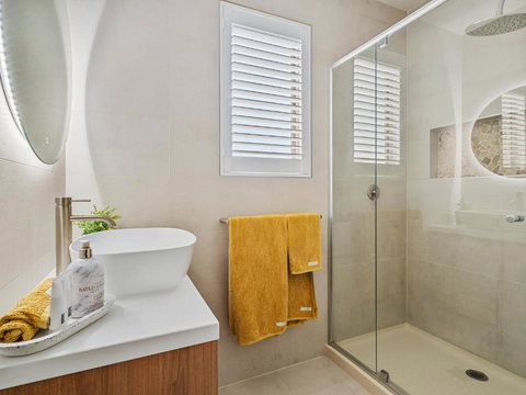 Sailz Villas Unit 4 - Australia Shopping 2