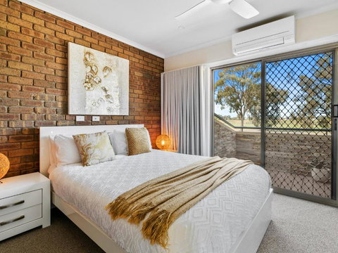 Sailz Villas Unit 4 - Australia Shopping 3