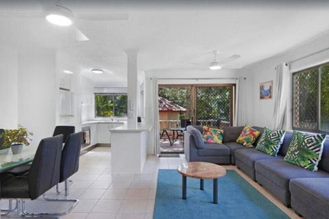 Salerno - Hosted By Burleigh Letting - Accommodation Australia 0