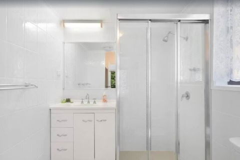 Salerno - Hosted By Burleigh Letting - Accommodation Australia 3