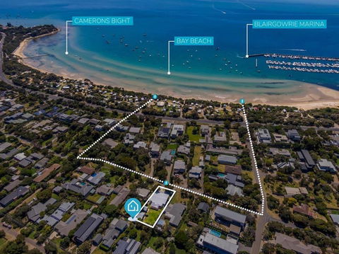 Salt Air Beach Retreat - 280m Walk To Foreshore, Check Out 5pm Sunday! - Local Tourism 1