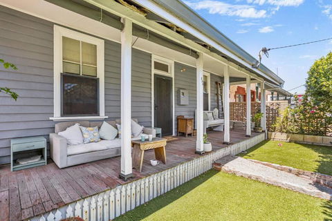 Saltbush Cottage In Fabulous South Fremantle - Accommodation Australia 0