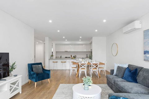 Saltwater Escape - Contemporary Seaside Stunner - Local Tourism 1