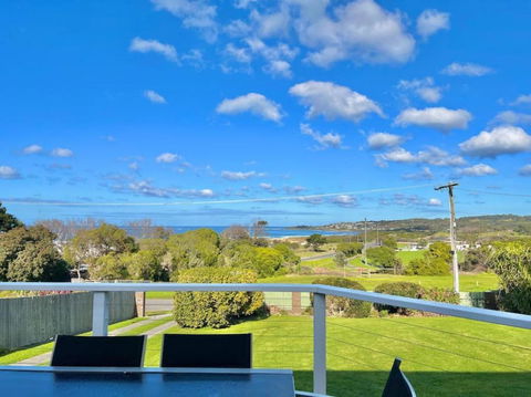 Saltwater Haven - Pets Welcome. Wifi. Amazing View - Accommodation Australia 0