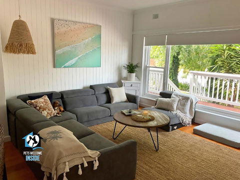 Saltwater Sunsets Seaside Haven With Ocean Views - Accommodation Australia 1