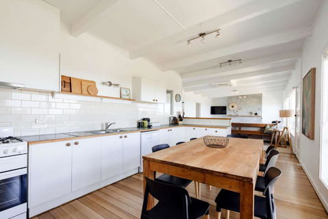 Saltwater Terrace With Panoramic Ocean Views - Accommodation Australia 3