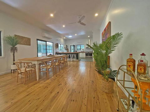 Salty Beach - Accommodation Australia 1