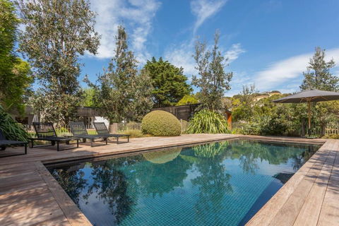 Samantha - Local Tourism 0