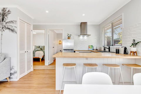 Sanbis Cabin - Hidden Boutique Retreat, Sea Views - Accommodation Australia 3