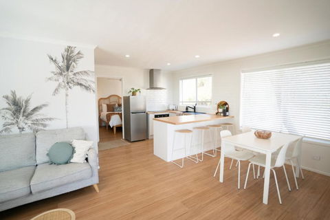 Sanbis Cabin - Hidden Boutique Retreat, Sea Views - Accommodation Australia 2