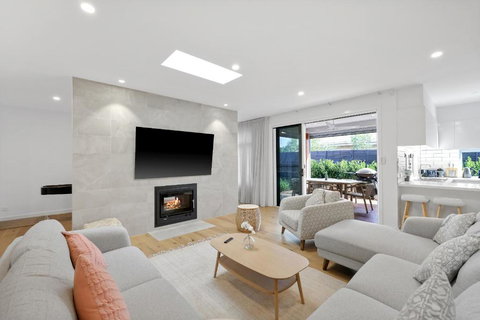 Sanctuary Of Hope By Ready Set Stay - Cowes - Local Tourism 1