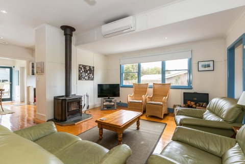 Sand Surf And Sunshine - Accommodation Australia 2
