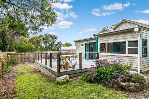 Sand Surf And Sunshine - Accommodation Australia 0
